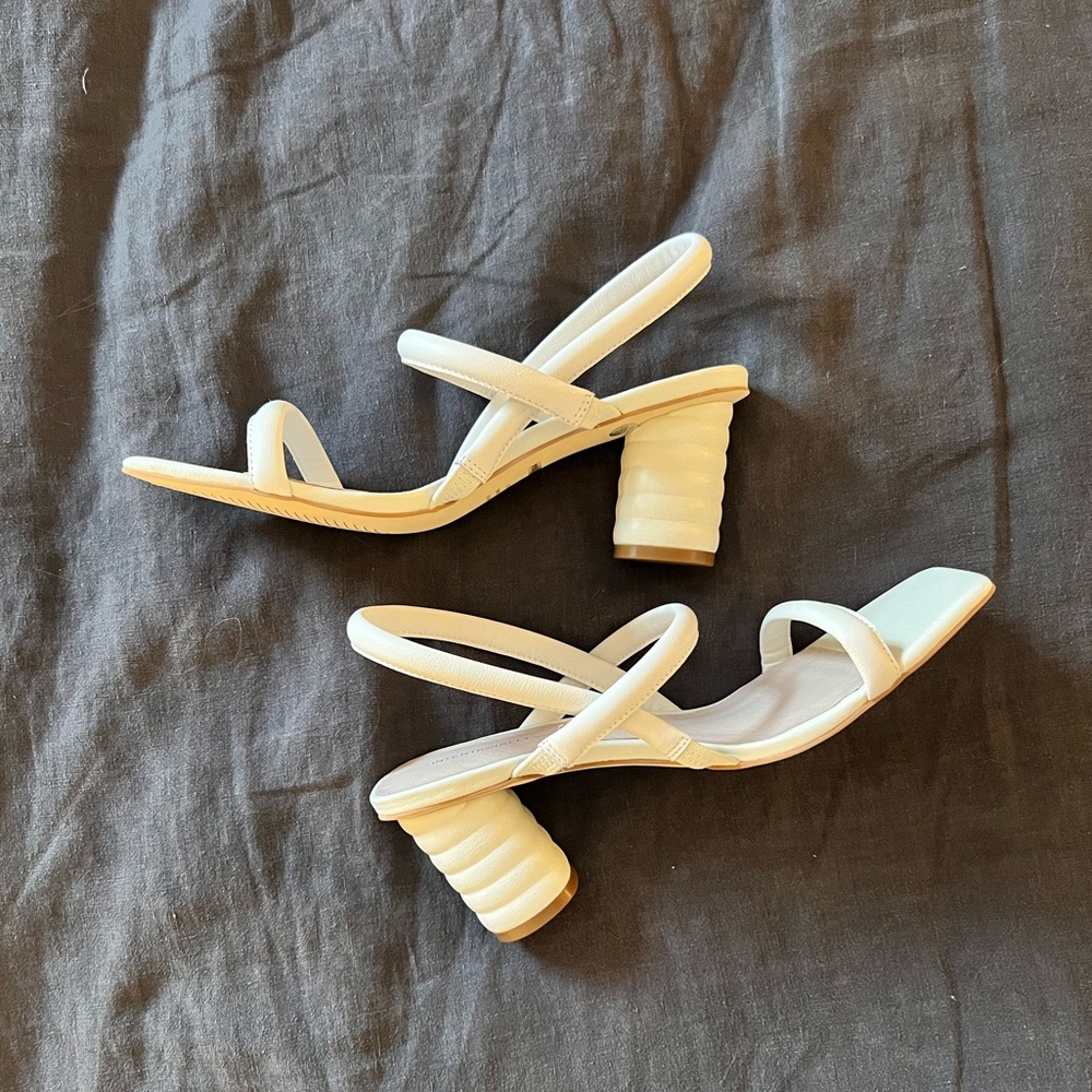Intentionally Blank Kifton Heels - Bright White Sz. 9